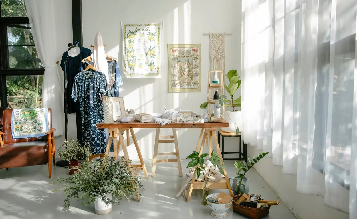 Een licht interieur in de woonkamer