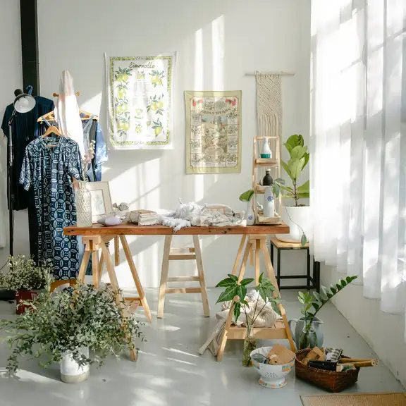 Een licht interieur in de woonkamer