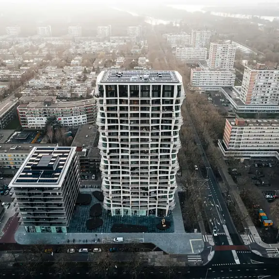 Bovenaanzicht van een appartementencomplex