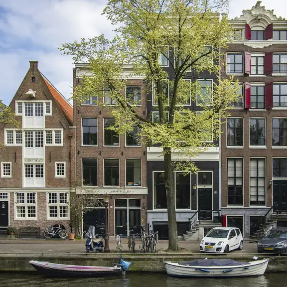 Straat met huurwoningen