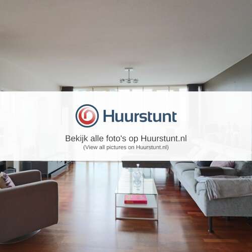 Woning aan de Oeverpad te Amsterdam