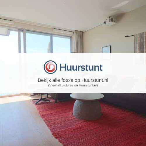 Woning aan de Willem Augustinstraat te Amsterdam