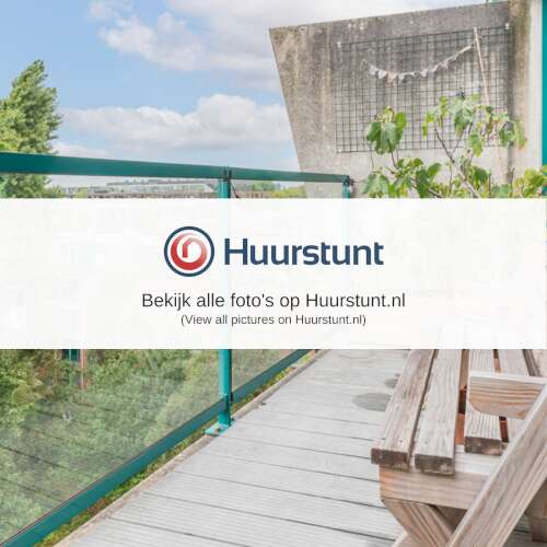 Woning aan de Borneolaan te Amsterdam