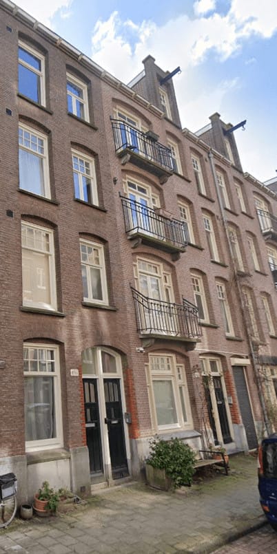 Woning aan de Van Ostadestraat te Amsterdam