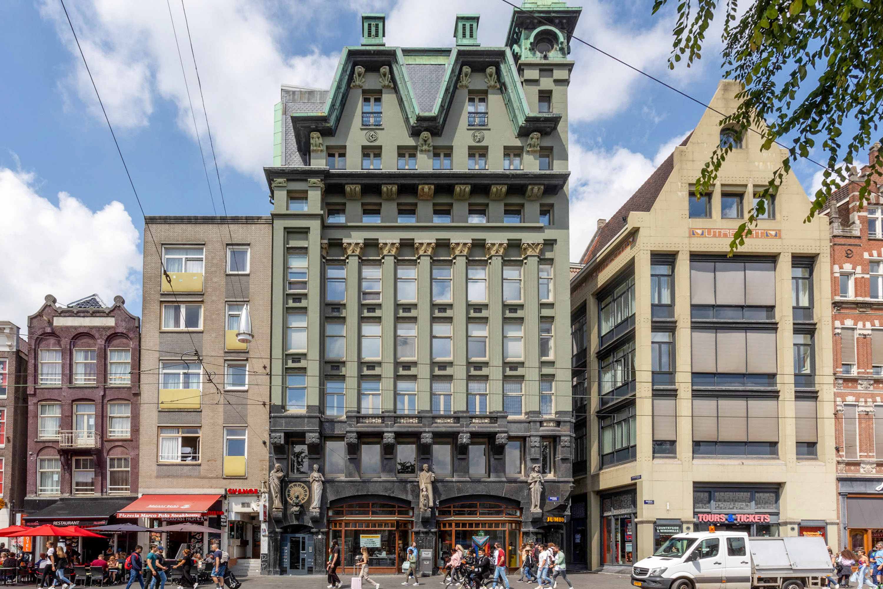 Woning aan de Damrak te Amsterdam