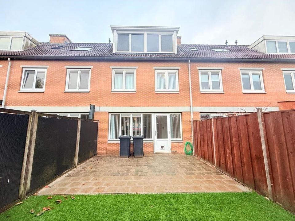 Woning aan de Wethouder Wierdelsstraat te Amsterdam