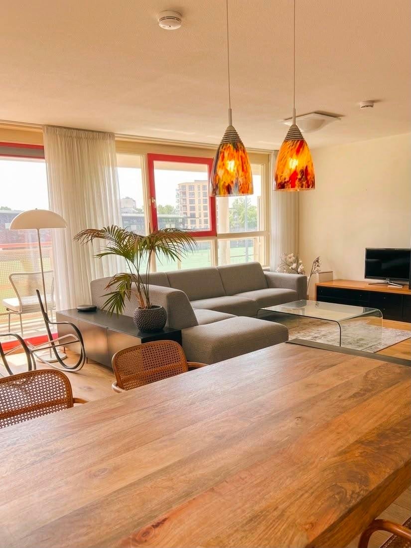 Woning aan de Donker Curtiusstraat te Den Haag
