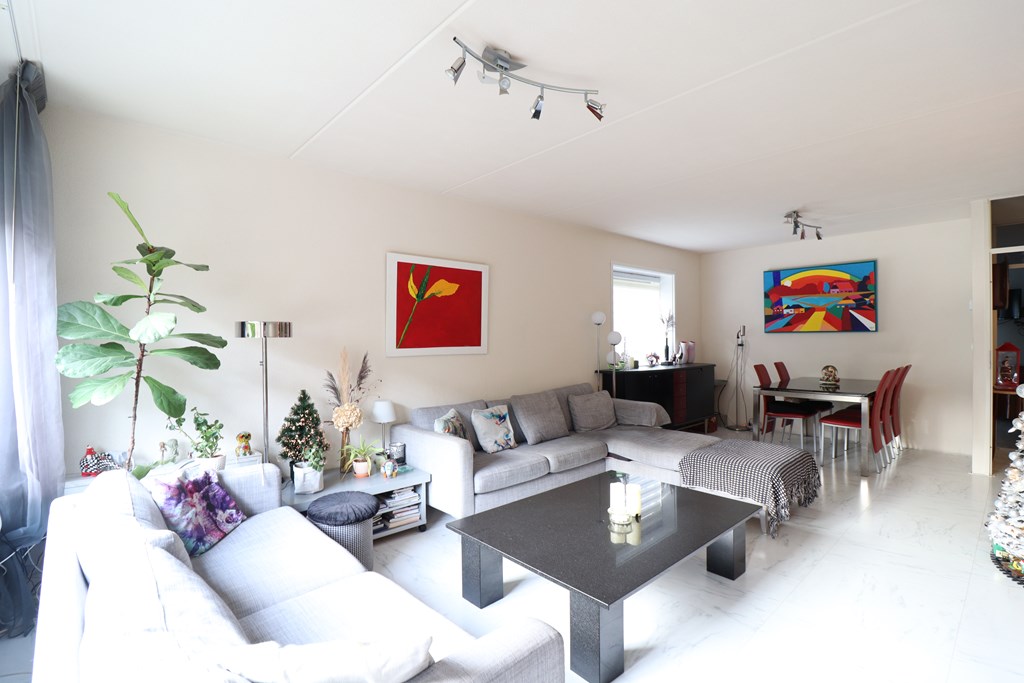 Woning aan de Honingen te Amsterdam