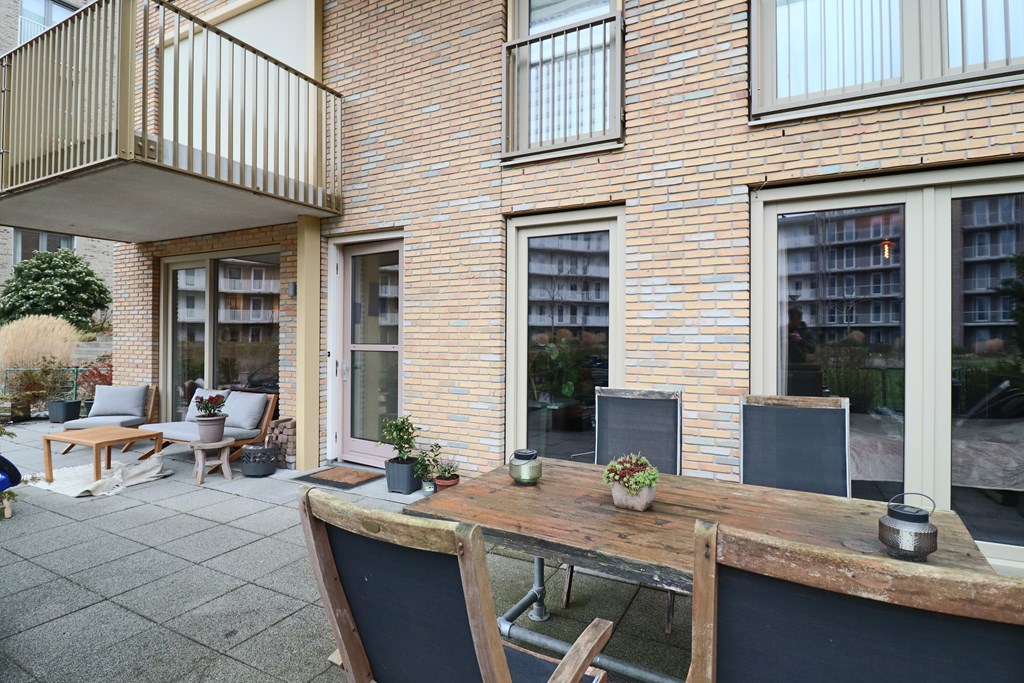 Woning aan de Nida Senffstraat te Amsterdam