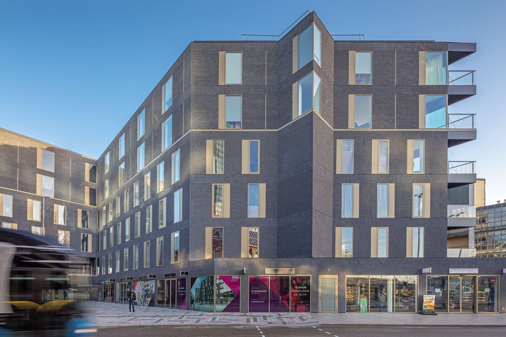 Woning aan de Stationsplein te Almere