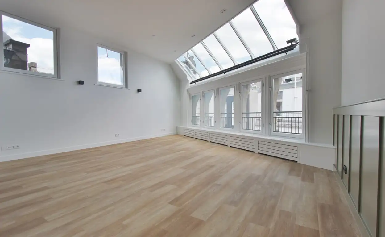 Foto #0 Appartement Nieuwezijds Voorburgwal Amsterdam