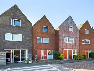 Foto #1 Huurwoning Oeverwallaan Den Haag