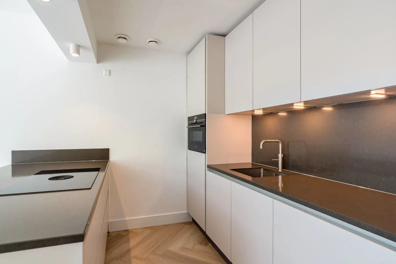 Foto #1 Appartement Kruiskade Rotterdam