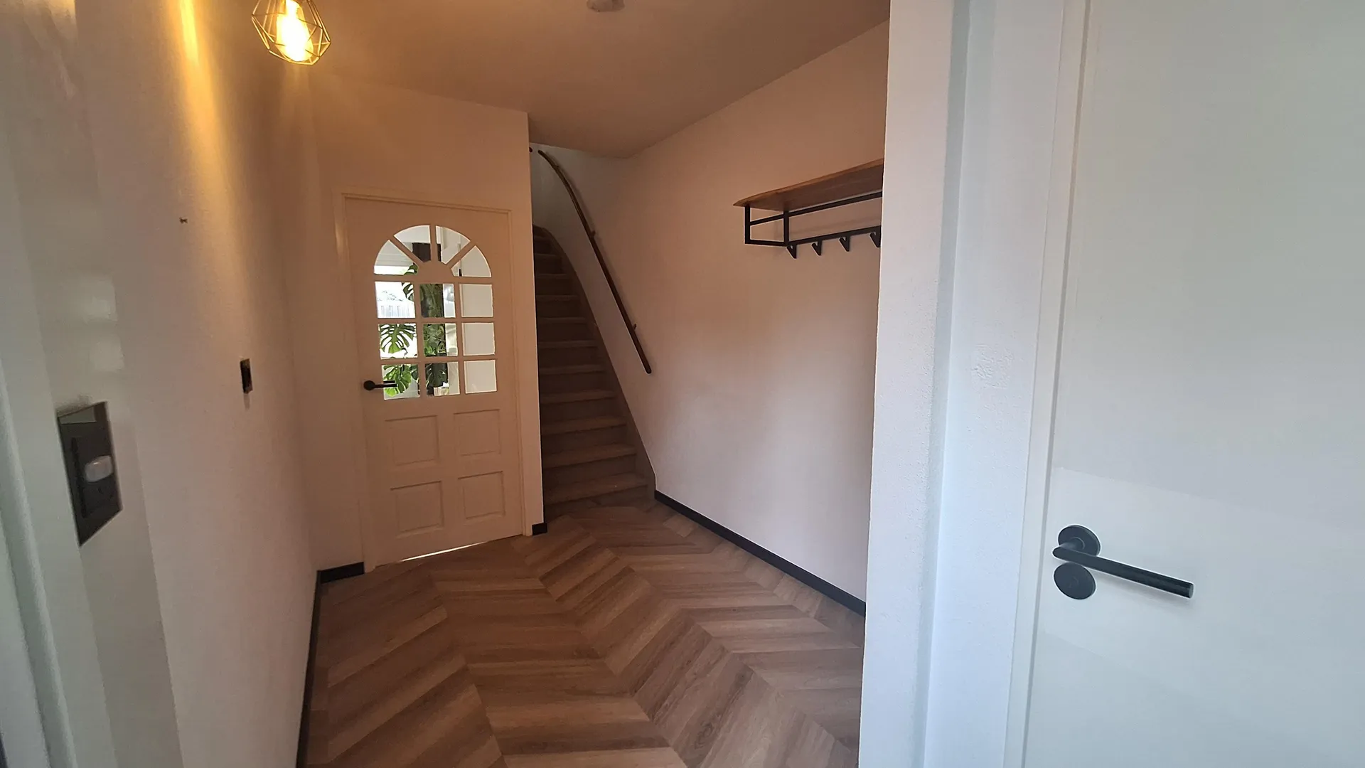 Foto #7 Huurwoning Noten-bogerd Hendrik-Ido-Ambacht