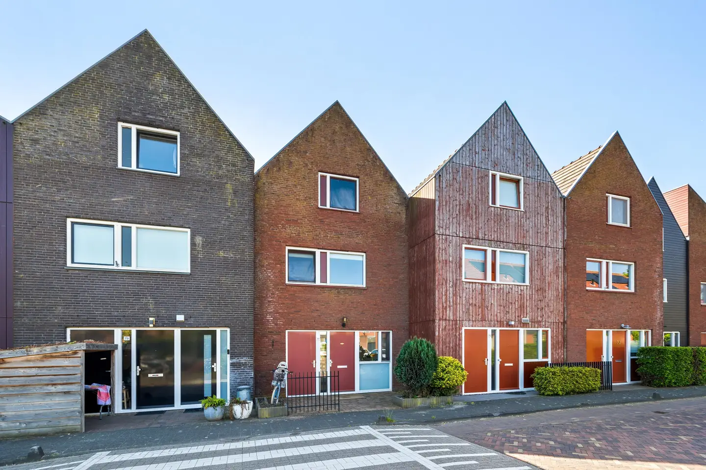 Foto #1 Huurwoning Oeverwallaan Den Haag
